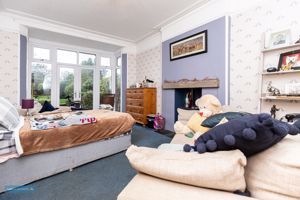 Sitting Room- click for photo gallery